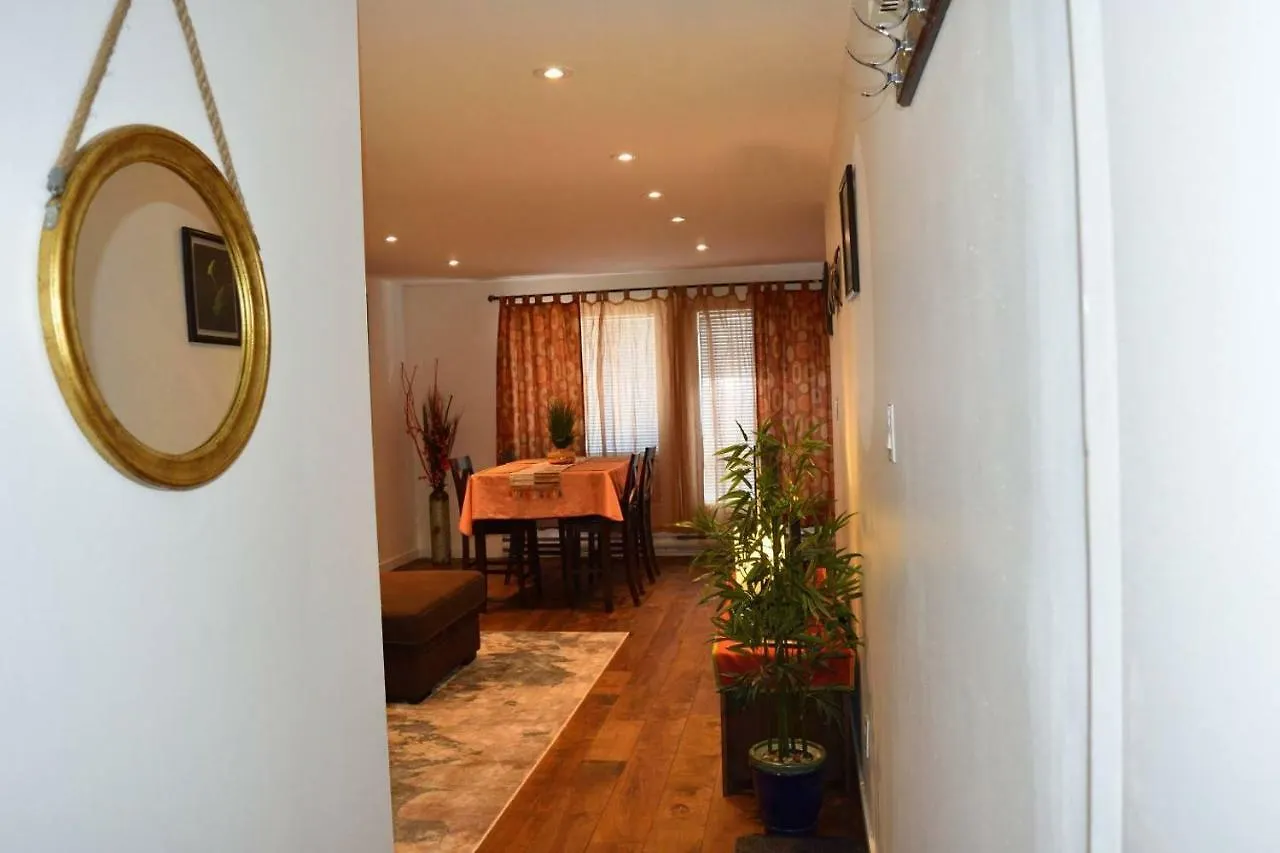 2690 Danforth Avenue Aparment A Lejlighed Toronto