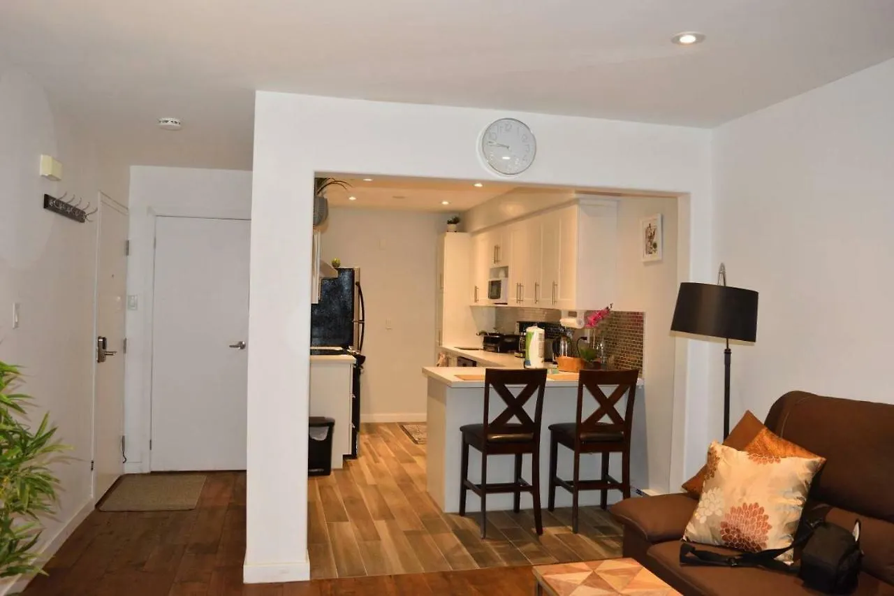 2690 Danforth Avenue Aparment A Lejlighed Toronto Canada