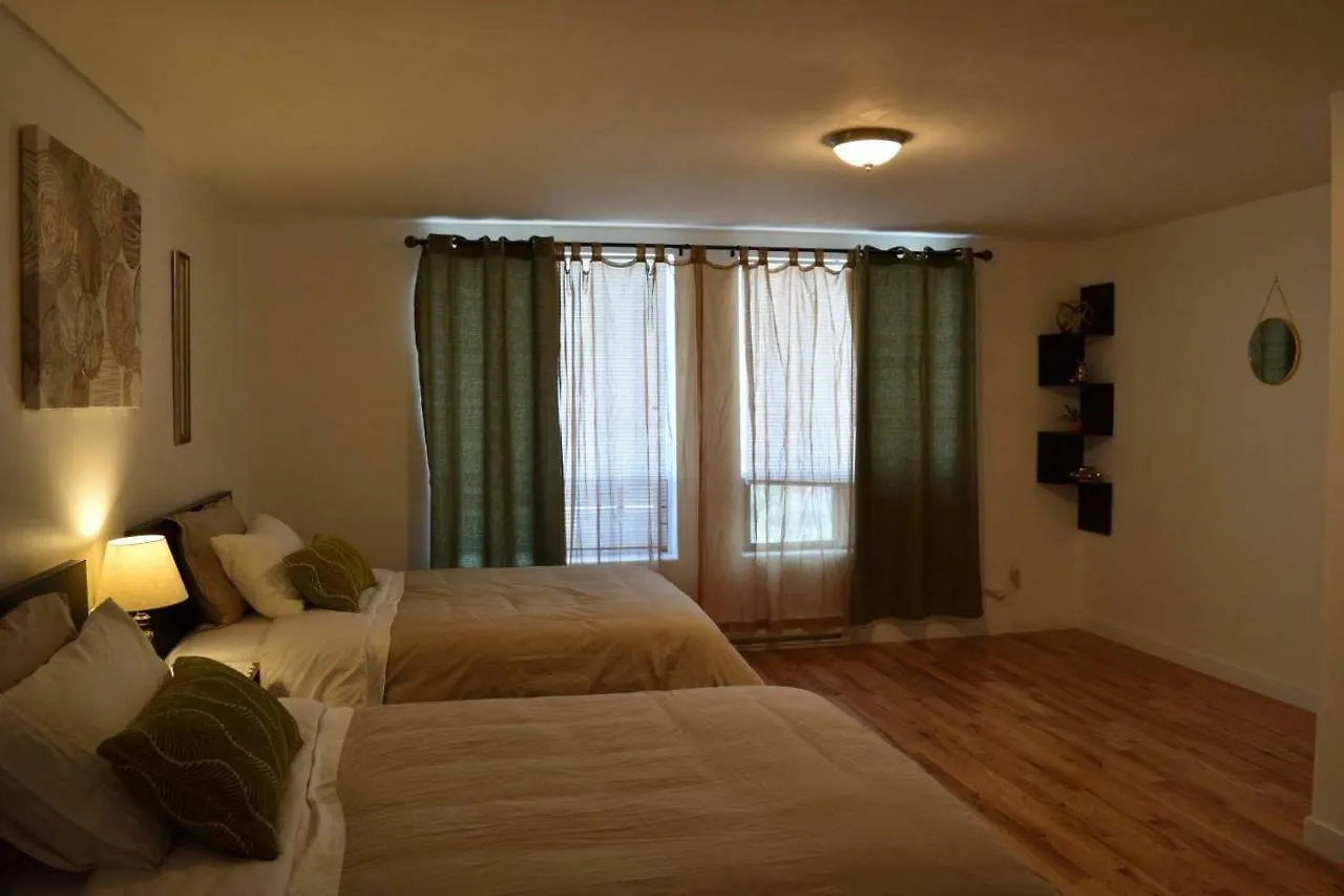 2690 Danforth Avenue Aparment A Lejlighed Toronto 0*,  Canada