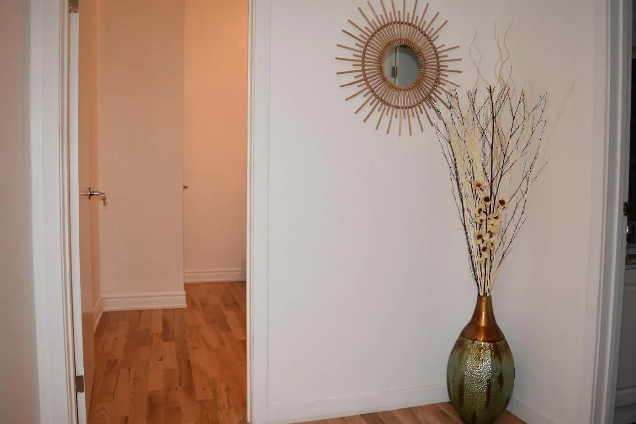 2690 Danforth Avenue Aparment A Lejlighed Toronto Canada