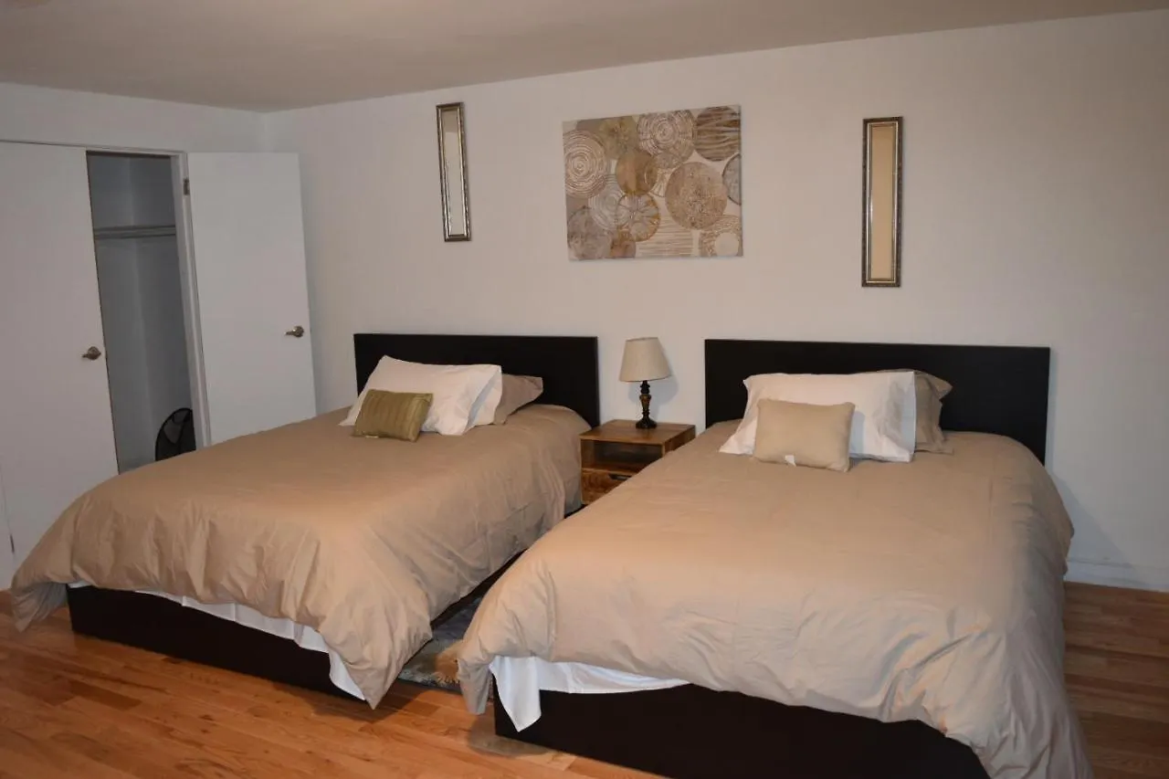 2690 Danforth Avenue Aparment A Lejlighed Toronto Canada