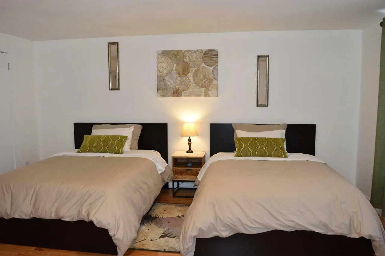 토론토 2690 Danforth Avenue Aparment A 아파트