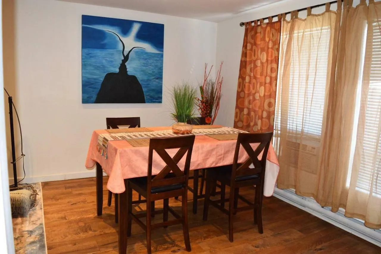 토론토 2690 Danforth Avenue Aparment A 아파트 0*,