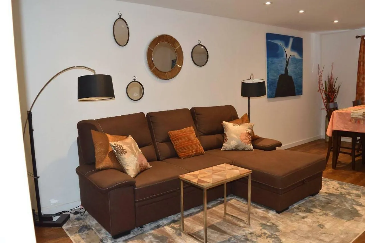 토론토 2690 Danforth Avenue Aparment A 아파트